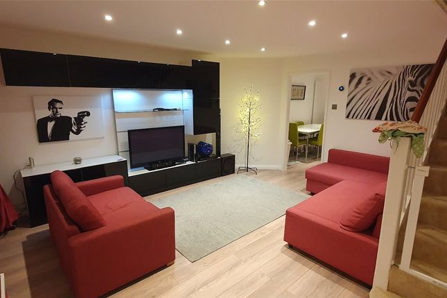 41, Rowlheys Place, West Drayton photo 3