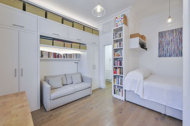 Studio flat on Denbigh Street, SW1, Pimlico, £375,000