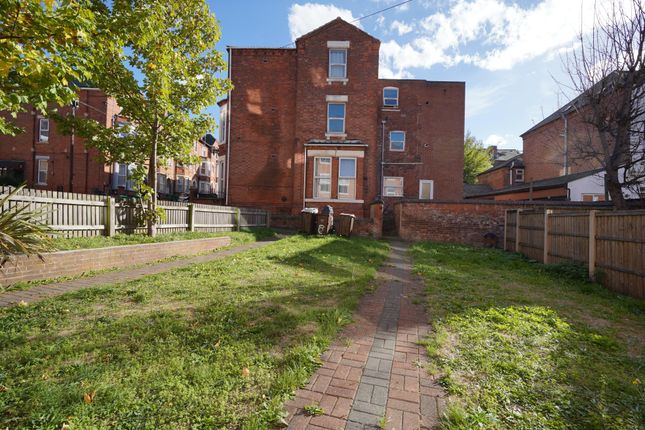 7-bed house on 10, Wellington Square, Nottingham, £225,000