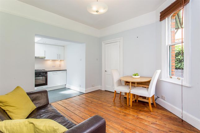 4, Moreland Cottages, London photo 3