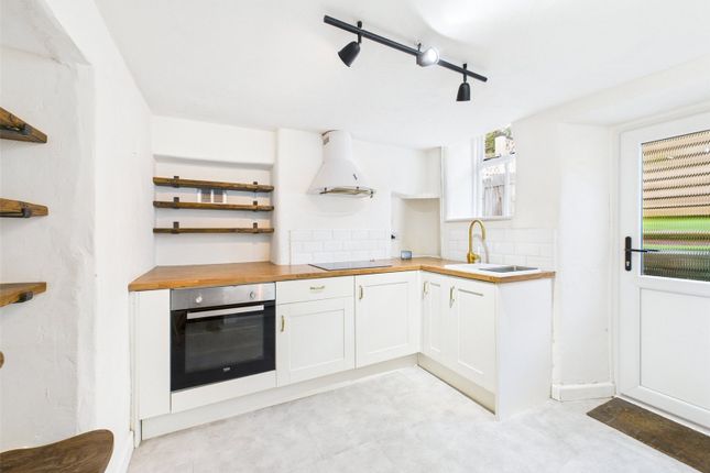 12, London Road, Gloucestershire photo 2
