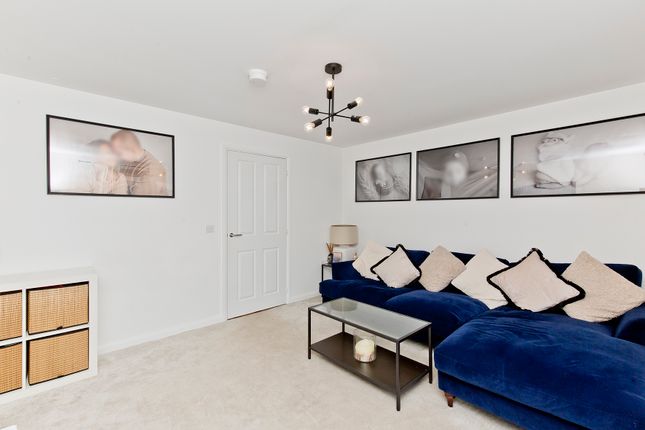 8, Curlew Way, Inverkeithing photo 2