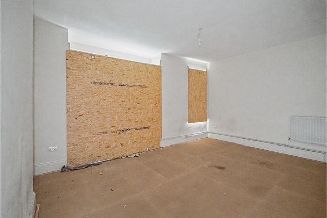 25 Flat A, Lucien Road, London photo 3