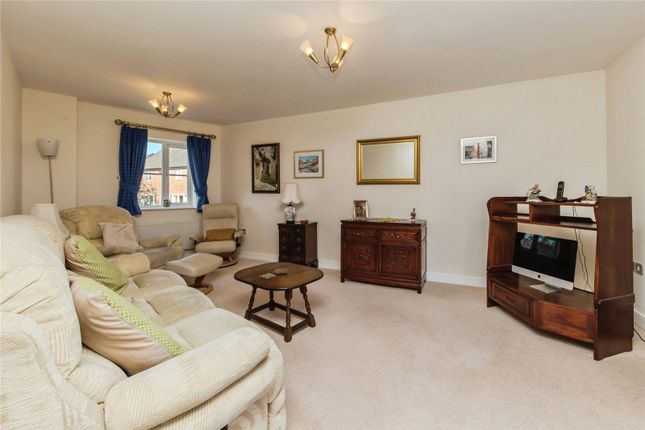 16, Sutton Close, Cheshire photo 3