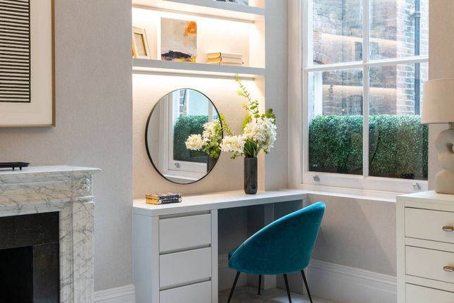 Flat for sale in Pont Street, Knightsbridge, London