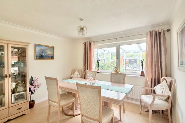 12, Hawthorn Avenue, Bexhill-on-Sea photo 4
