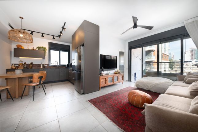 Thumbnail Apartment for sale in Ramat Gan, Ramat Gan, Il