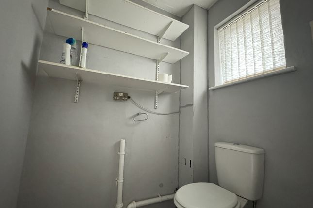 1, Pinnegar Way, Swindon photo 4