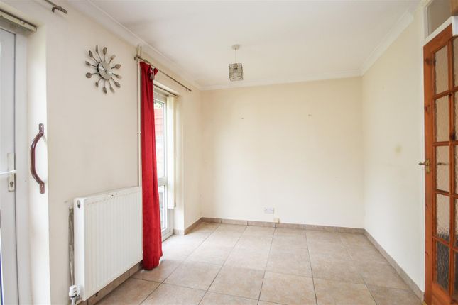 7, Brook Farm Close, Rushden photo 3