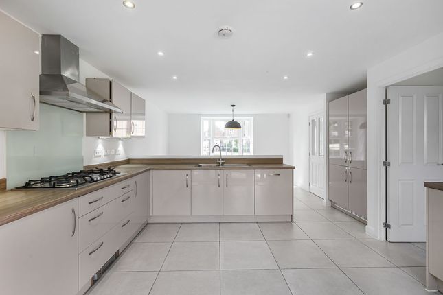 35, Arthur Martin-Leake Way, Ware photo 2