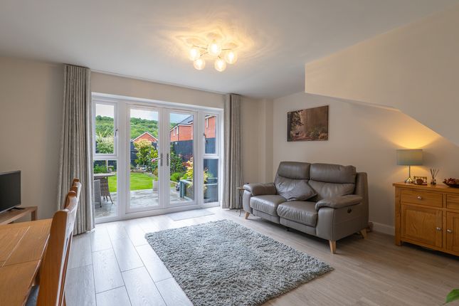 29, Greenways Road, Burton-on-Trent photo 3