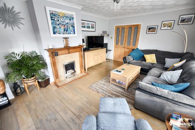 42, Silverstream Drive, Milford Haven photo 3