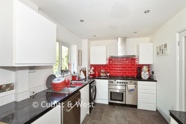 6, Ashurst Drive, Crawley photo 2