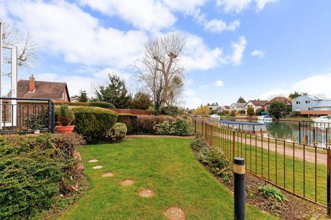 Flat 8, Gilson Court, Windsor Road, OLD WINDSOR photo 4