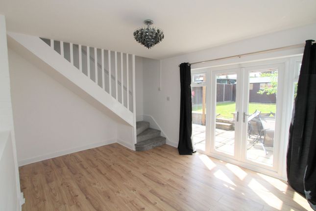 56 Travellers Lane, Hatfield photo 3