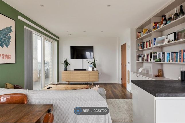 Siskin Apartments Dunedin Road, London photo 4