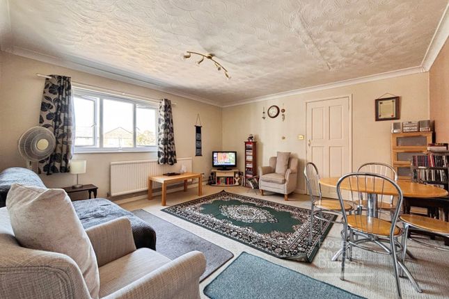 Flat 2, Wadham Place,, New Street, Isle of Wight photo 4