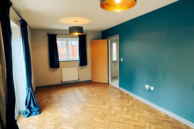 21, Vernon Crescent, Exeter photo 5
