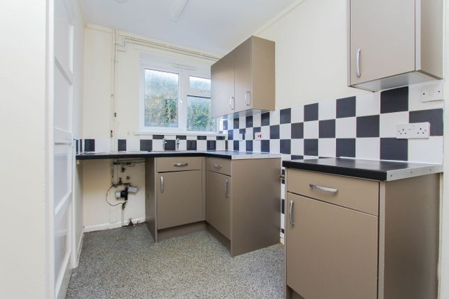 30, Grombold Avenue, Wellingborough photo 3