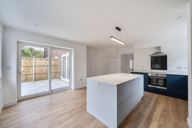 102, Douglas Road, Esher photo 4
