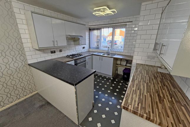 Broxburn Close, Wallsend photo 4