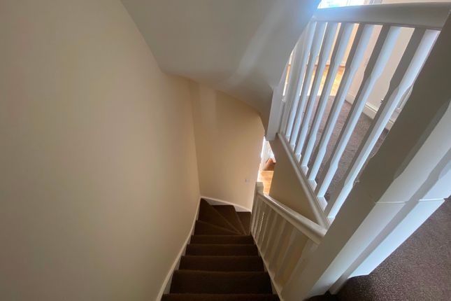 3 Wharf Gardens, Nuneaton photo 4