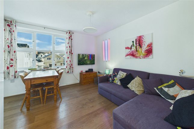 Flat 17, Barton Court,, Barton Road, Devon photo 2