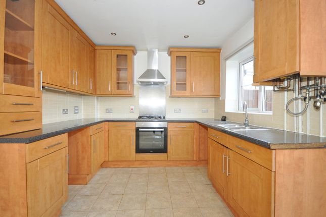 7, Orchard Close, Cheltenham photo 4