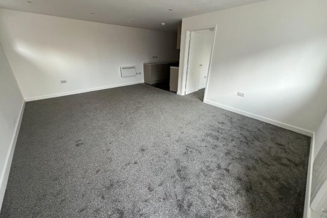 Flat to rent in Butterworth Street, Rodbourne, Swindon