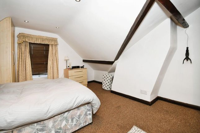 Flat 5 - Bedroom 02.Jpg