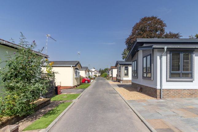 23 Valdean Park, The Dean, Alresford photo 4