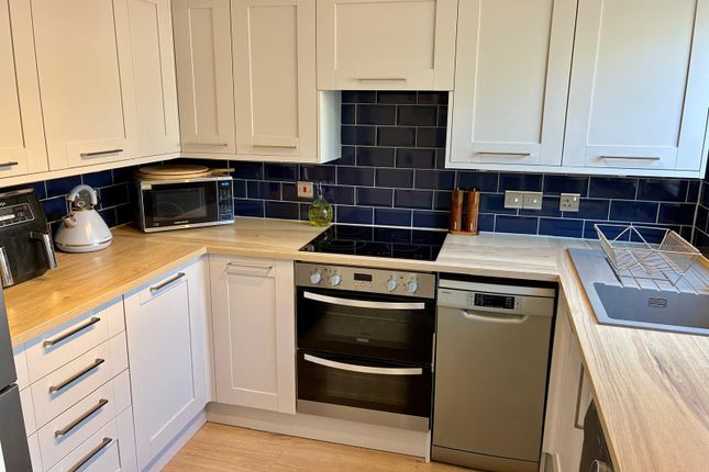 17, Palm Close, Exmouth photo 3