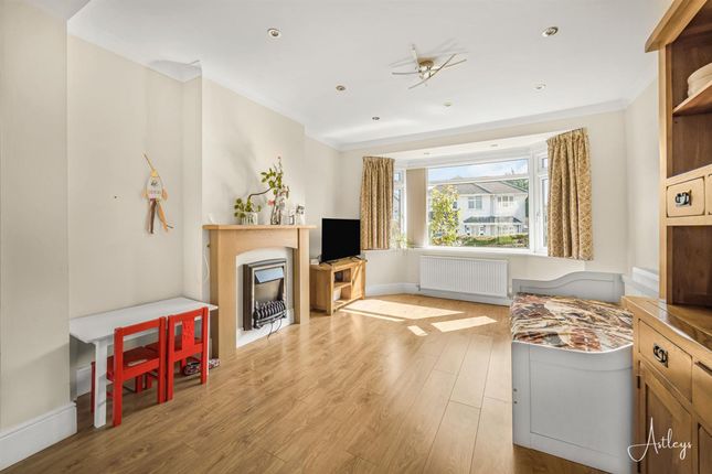 17, Sunningdale Avenue, Swansea photo 3