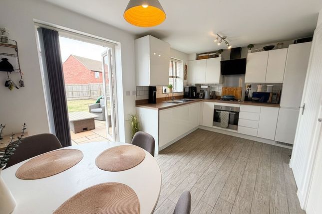 4 Jameston Close, Grantham photo 3