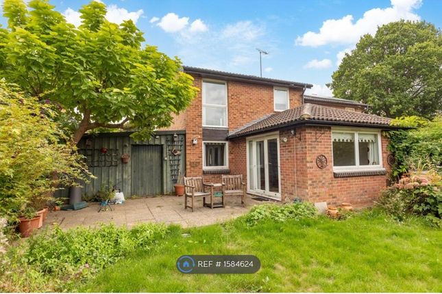 Kitsmead, Copthorne, Crawley photo 2
