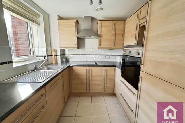 14, Wendover Court, Monton photo 4