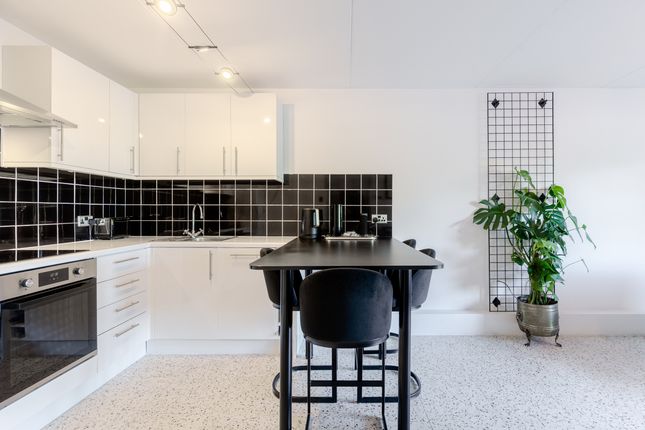 40 Goodeve Park, Bristol photo 3