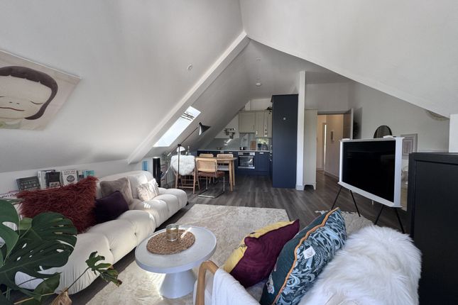 Northwood Avenue, Purley photo 4