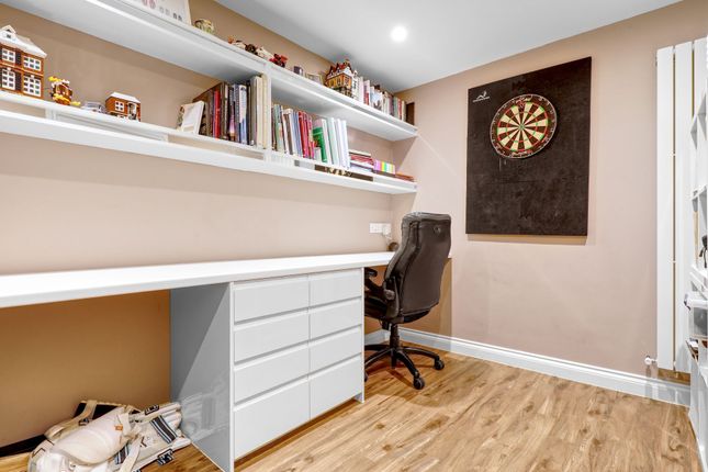 4 Plaxton Way, Ware photo 4