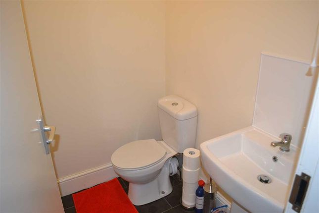 Room to rent in Bloxwich Road, Walsall