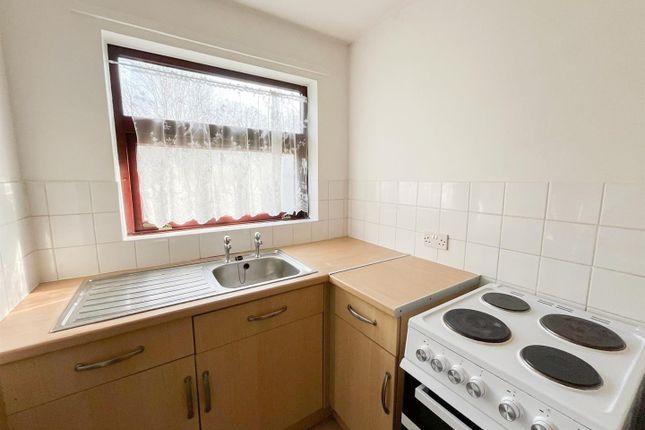 23, Willow Glen, Upper Glen Road, St Leonards On Sea photo 3