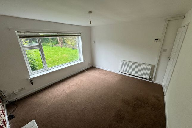 27, Pasture Lane, Bradford photo 5