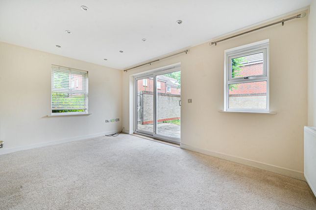 36 Cuckoo Fields, Chichester photo 2