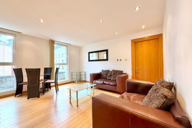 8, Helion Court, London photo 2