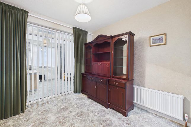 34, Smithy Croft, Dronfield photo 3