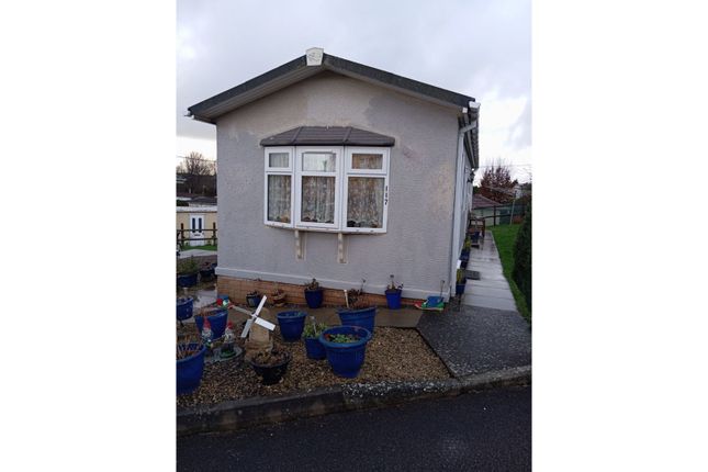 Thumbnail Mobile/park home for sale in Quedgeley Park, Gloucester