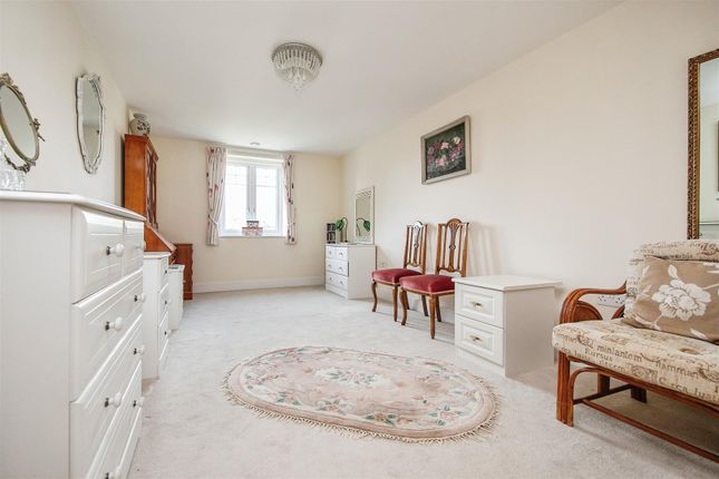 Flat for sale in Victoria Gardens. Raglan Road, Frinton-On-Sea, Essex