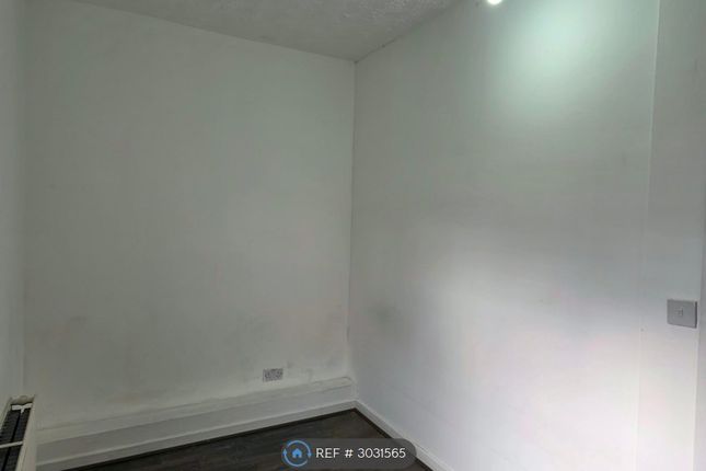 Highfield Road, Salford photo 5