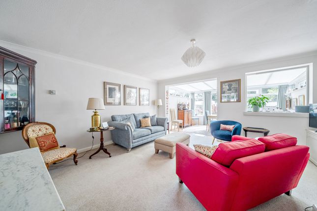 26 Oaklands, Haslemere photo 4
