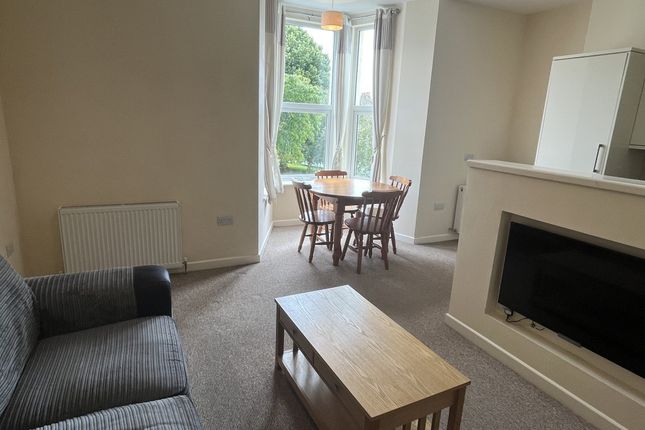 Flat to rent in Garden Crescent, West Hoe, Plymouth, Plymouth
